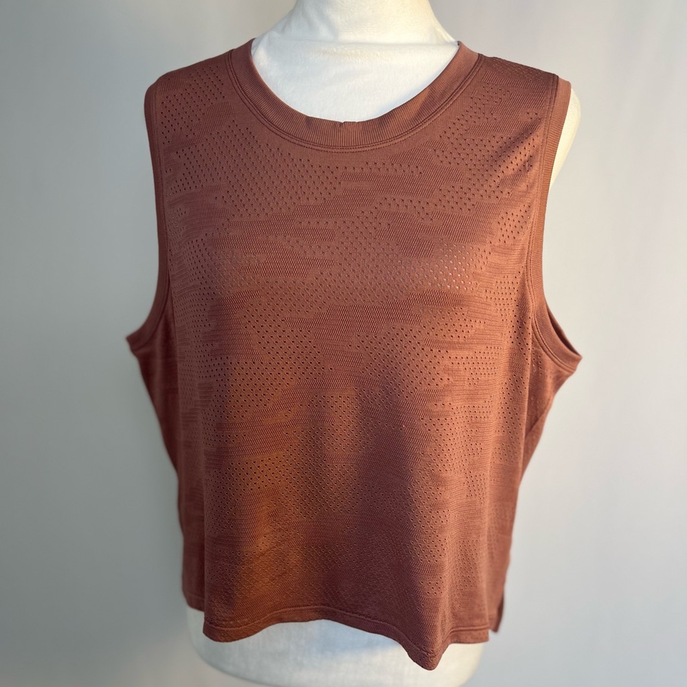 NWOT / Lululemon Train to Be Tank *Camo - Picture 6 of 11